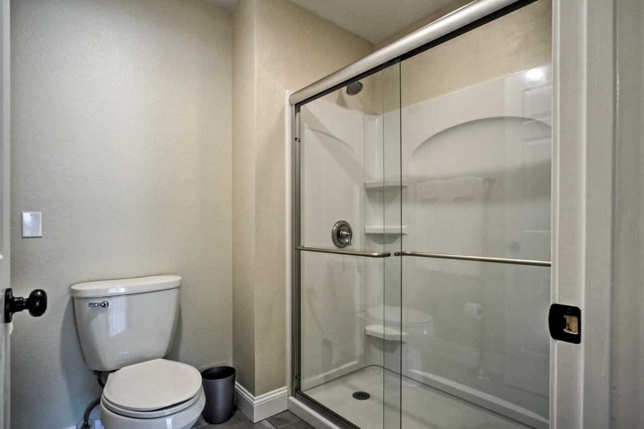 Branson Condo With Pool Access, Walk To Fishing Экстерьер фото